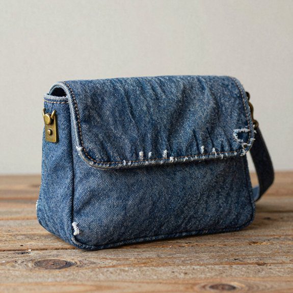 Denim Bag Ideas From Old Jeans That Look Stylish and Sellable 4 denim flap shoulder bag