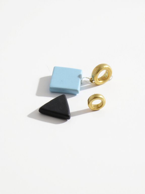 creative minimalist pendant making